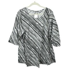NWOT Roaman's 1X 22/24 Women's Striped Gray and White 3/4 Length Sleeve Shirt